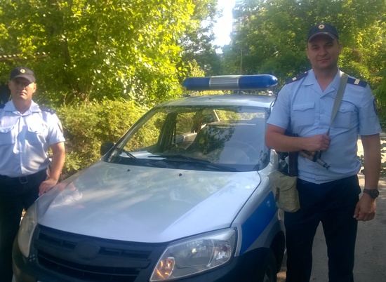 Волгоградские росгвардейцы задержали подозреваемого в краже элитного алкоголя