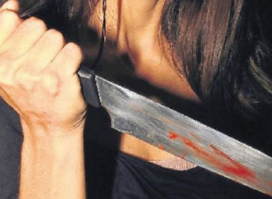 Жительница Камышина воткнула нож в своего возлюбленного