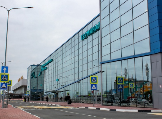 По вине полотера эвакуирован волгоградский аэропорт