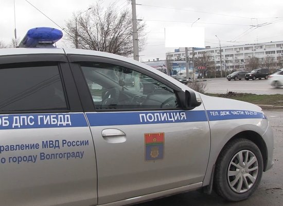 Десятки водителей оштрафовали за неправильную парковку в Волгограде