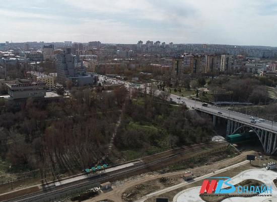 Дорожно-коммунальные службы Волгограда привели в повышенную готовность