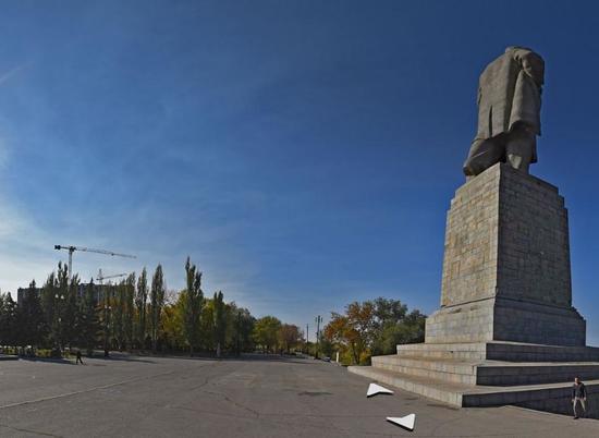 Волгоградцы смогут кататься на скейтах в тени гигантского Ленина
