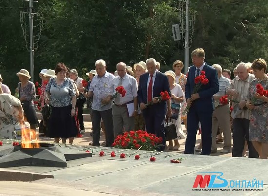 В Волгограде почтили память жертв дня, когда «горела даже Волга»