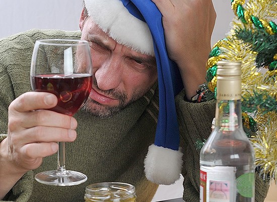 Волгоградцам рассказали, как правильно пить в новогоднюю ночь