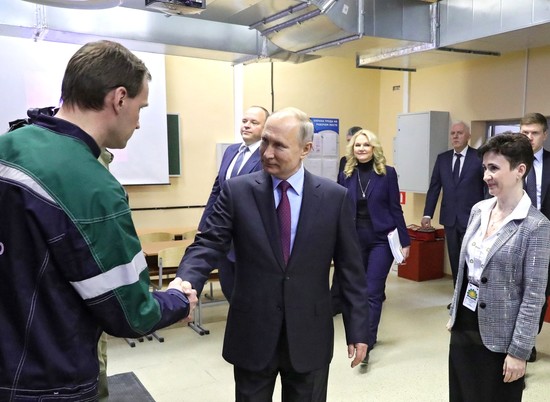 Путин озвучил новые задачи для системы среднего профобразования