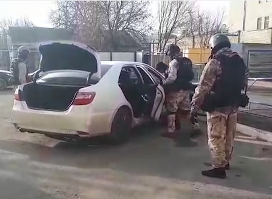В Элисте задержаны братья-калмыки, пытающиеся воровать нефть в Волгограде