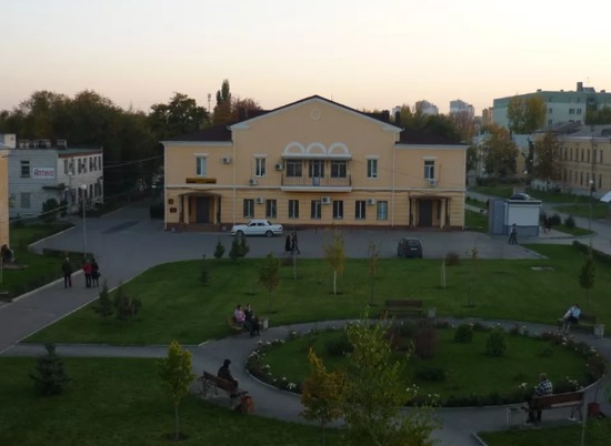 В Волгограде к областной больнице сделают три новых подъезда