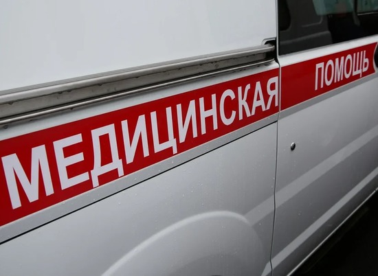 На трассе под Волгоградом в тройном ДТП пострадали пять человек