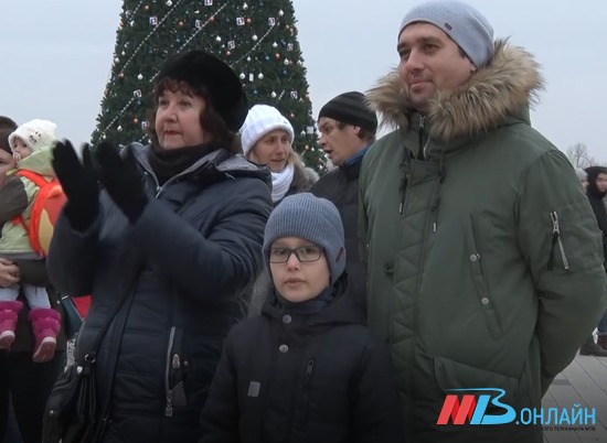 Новогодние каникулы в России предложили продлить до 24 января