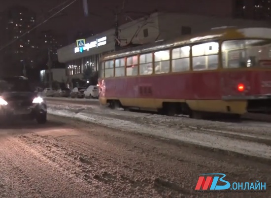 В Волгограде завершают восстановление участка путей по маршруту трамвая №2