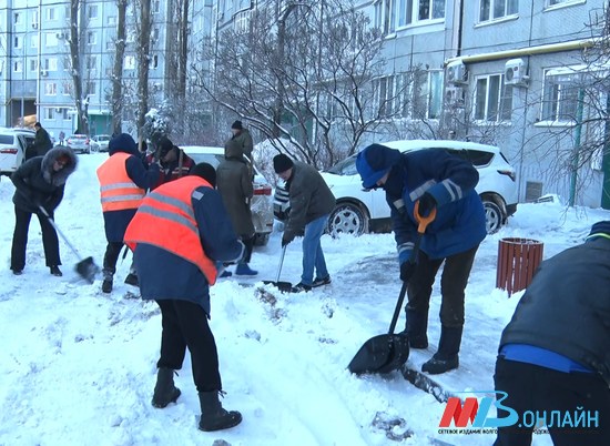 Волгоградские УК получили 31 уведомление за заваленные снегом дворы