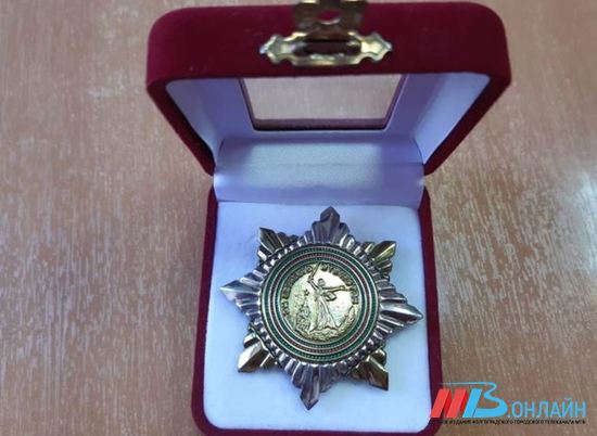 В Волгограде знаком "За верность Отечеству" наградили двоих полицейских