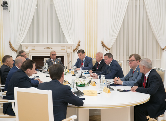 Бочаров на встрече с членами ЮРПА обсудил вопросы повышения качества жизни