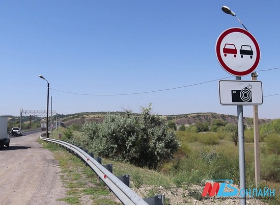 В станице в Волгоградской области опрокинулся скутер с 30-летним водителем