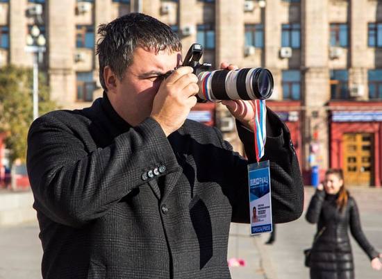 В Волгограде на 40-м году умер известный фотограф Олег Чеботарев