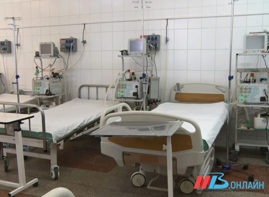 Волгоградские нейрохирурги прооперировали упавшего с турника подростка