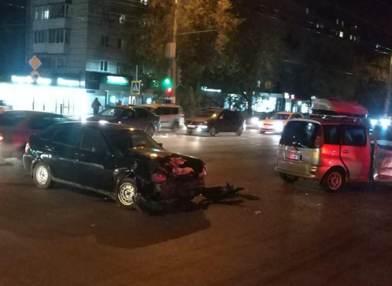 44-летняя пассажирка Toyota пострадала в ДТП в Волгограде