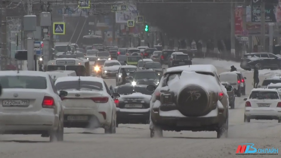 Из-за снегопада в Волгограде возникла угроза перебоев с поставками бензина