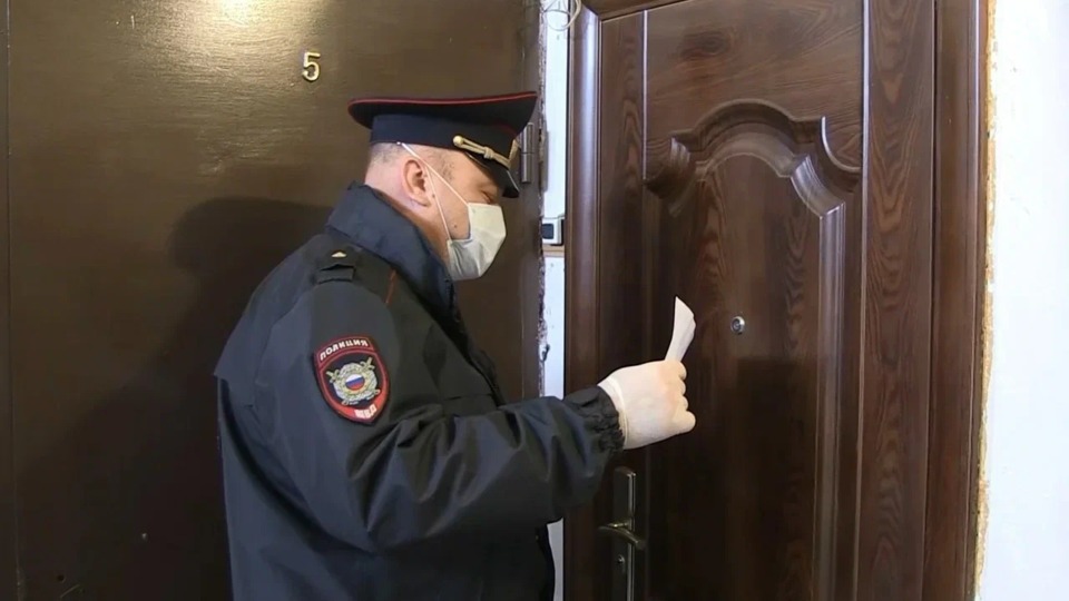 В Волгограде на съемной квартире задержали женщину, находящуюся в федеральном розыске