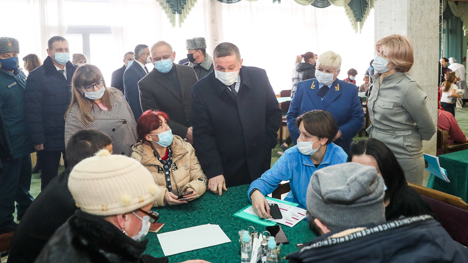Андрей Бочаров проверил условия размещения беженцев из Донбасса