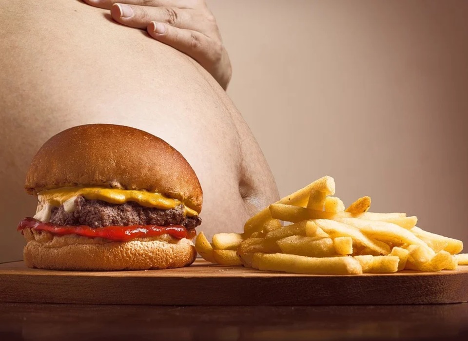 Российский врач рассказал, почему психические расстройства могут стать причиной эпидемии ожирения в мире