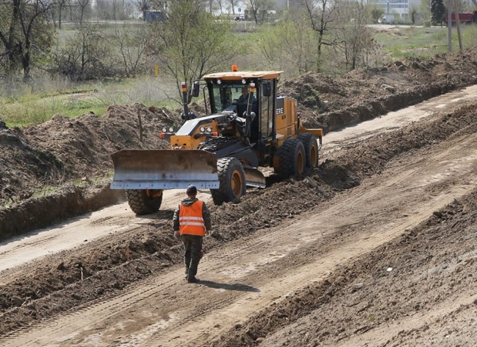 В Советском районе Волгограда началось обустройство основания нового участка автодороги