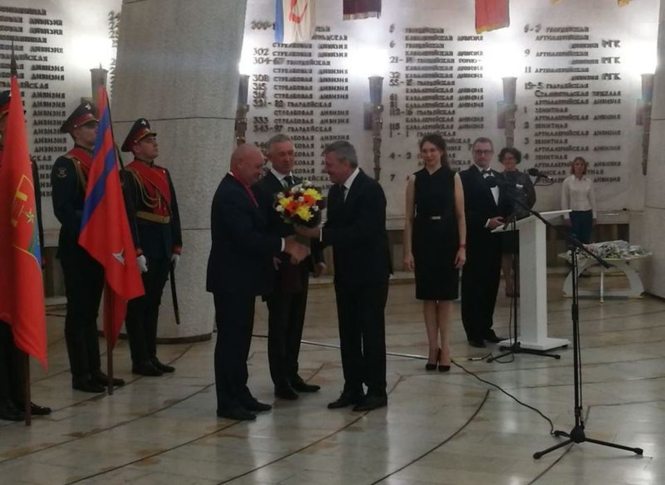 Бывший мэр Виталий Лихачев стал 45-м почетным гражданином Волгограда