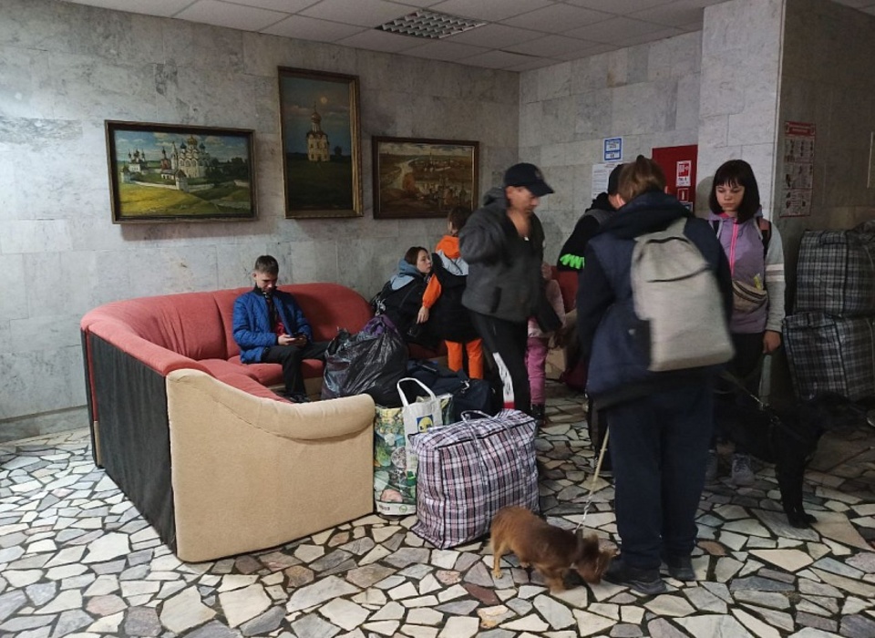 53 человека из ЛНР и ДНР разместили в гостинице Волжского