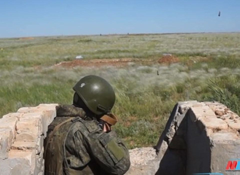 Мобилизованных ЮВО обучают под Волгоградом боевой стрельбе с учетом опыта СВО