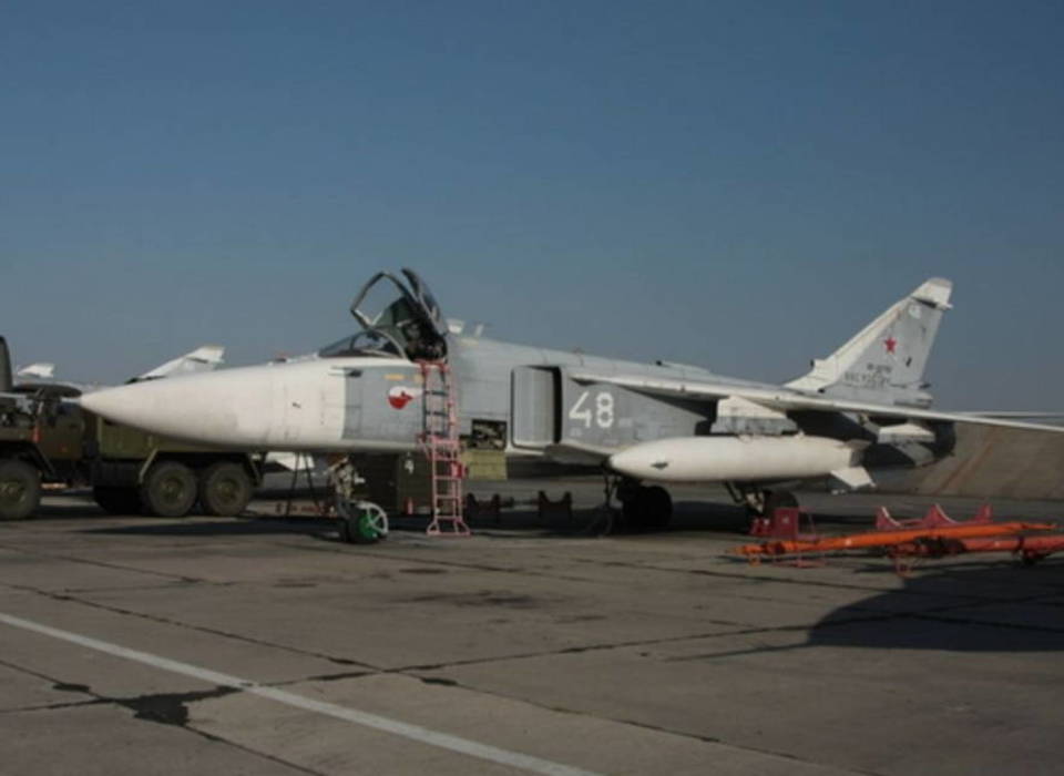 Под Волгоградом проходят учебные полеты на бомбардировщиках Су-24М