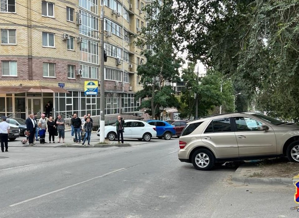 Женщина за рулем «Мерседеса» сбила насмерть школьника на самокате в Волгограде