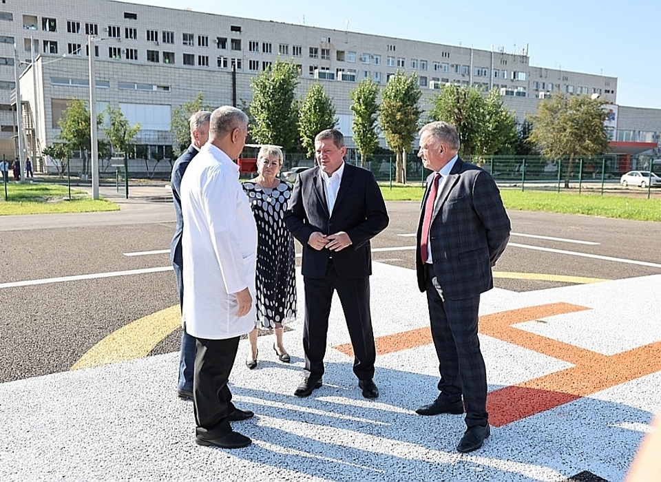 Губернатор Андрей Бочаров проинспектировал модернизацию больницы № 15 на юге Волгограда