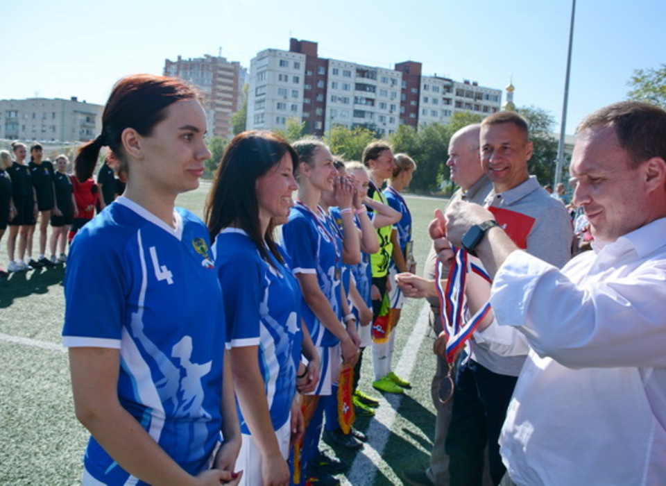 Сотрудницы силовых ведомств Волгоградской области сыграли в мини-футбол