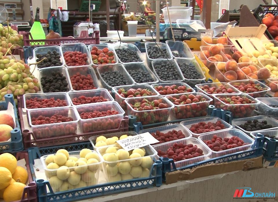 Волгоградцам перечислили фрукты и овощи, заменяющие БАДы