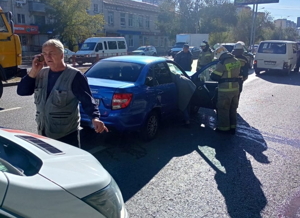 В ДТП в Волгограде пострадала беременная девушка