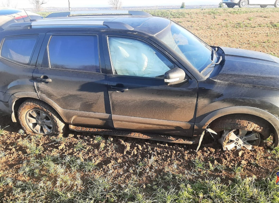 В Волгоградской области 23-летний пассажир пострадал в ДТП