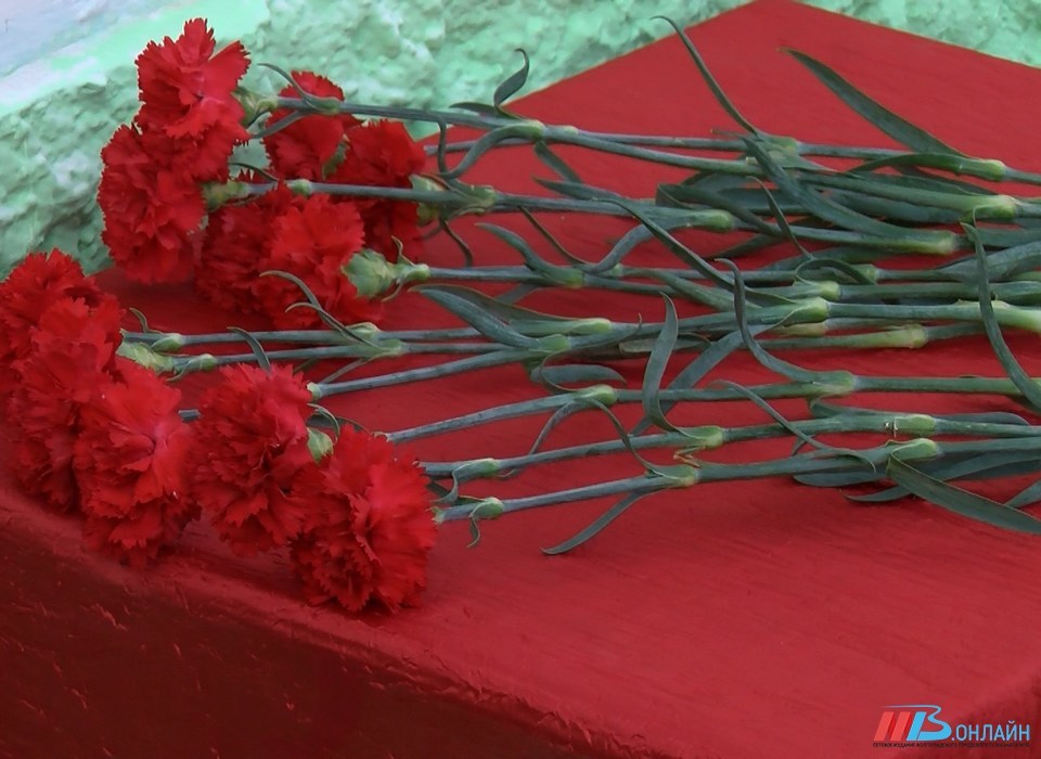 Погибшего на СВО 19-летнего контрактника похоронили в Камышине