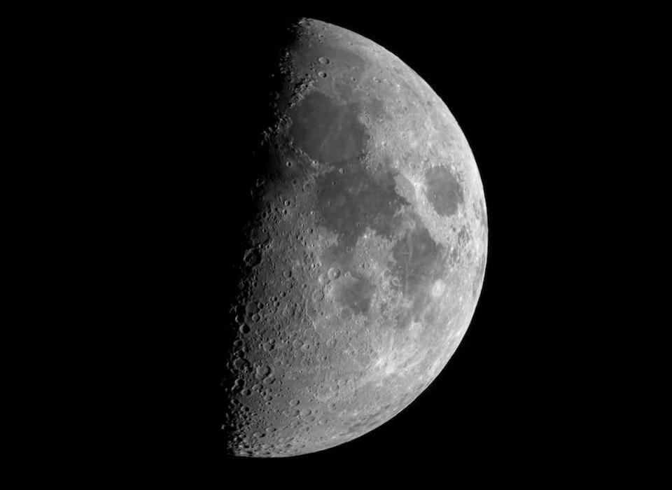 25 ноября волгоградцы увидят освещённую на 95% Луну вблизи Юпитера