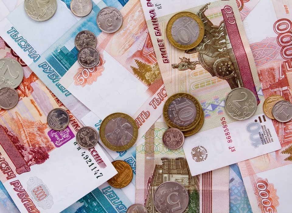 В Волгограде средняя предлагаемая зарплата за год выросла на 2000 рублей