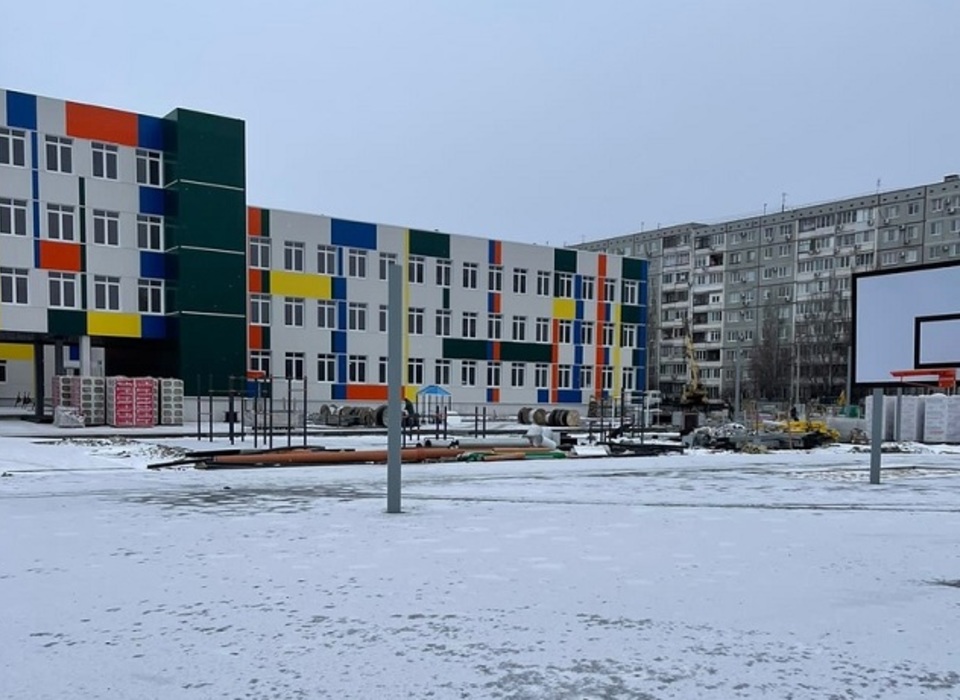 В строящуюся школу-тысячник в Волгограде провели отопление