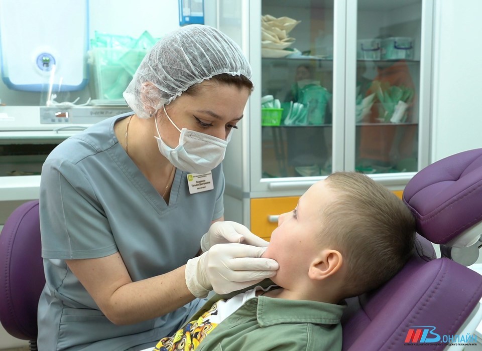 В Волгограде зарплаты стоматологов достигают 150 тысяч рублей