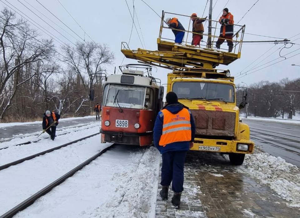 В Волгограде возобновили движение скоростного трамвая после обрыва провода