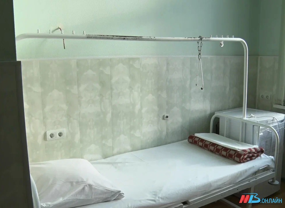 В Волгограде из окна БСМП №25 выпал и разбился насмерть пациент