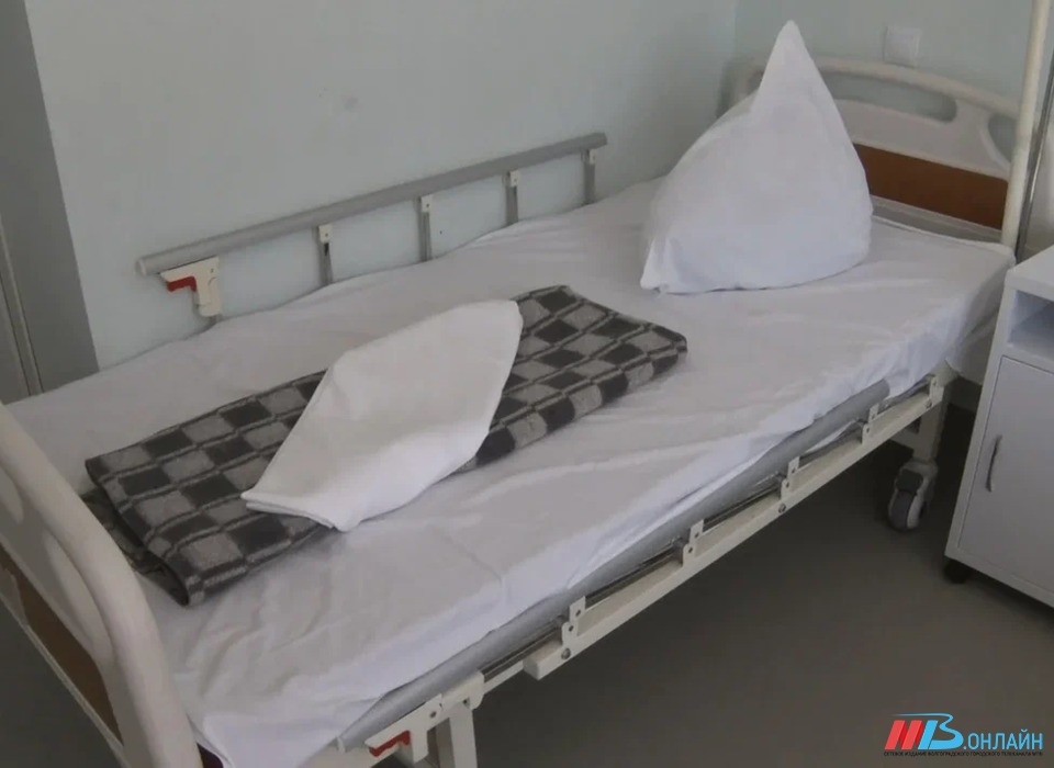 В Волгограде пациент больницы скорой помощи скончался после падения из окна