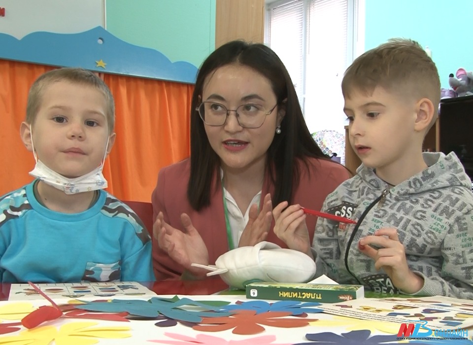 В Волгограде 450 молодых мам получили выплату за первенца