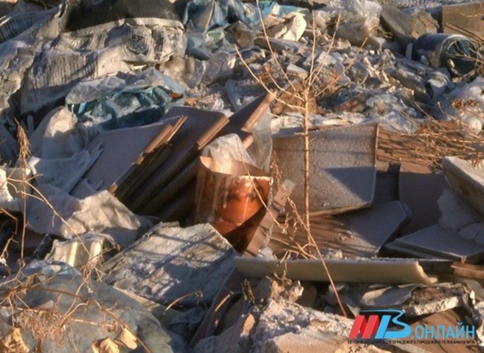 В Волгоградской области свыше 3 га сельхозземель забросали бытовым и строительным мусором