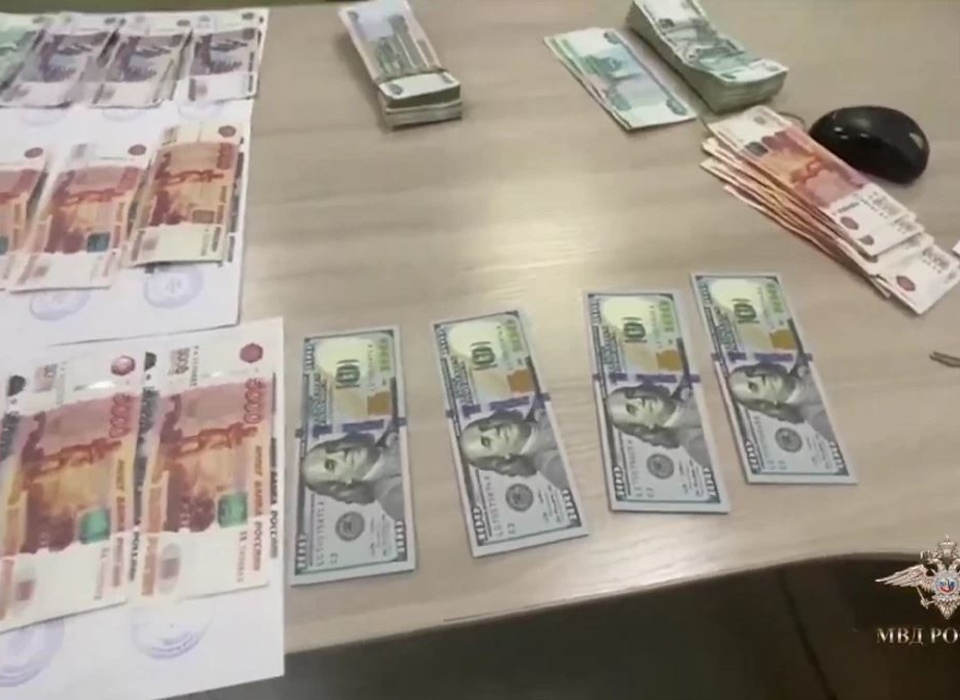 16 тысяч долларов США: в Волгограде задержали торговца валютой
