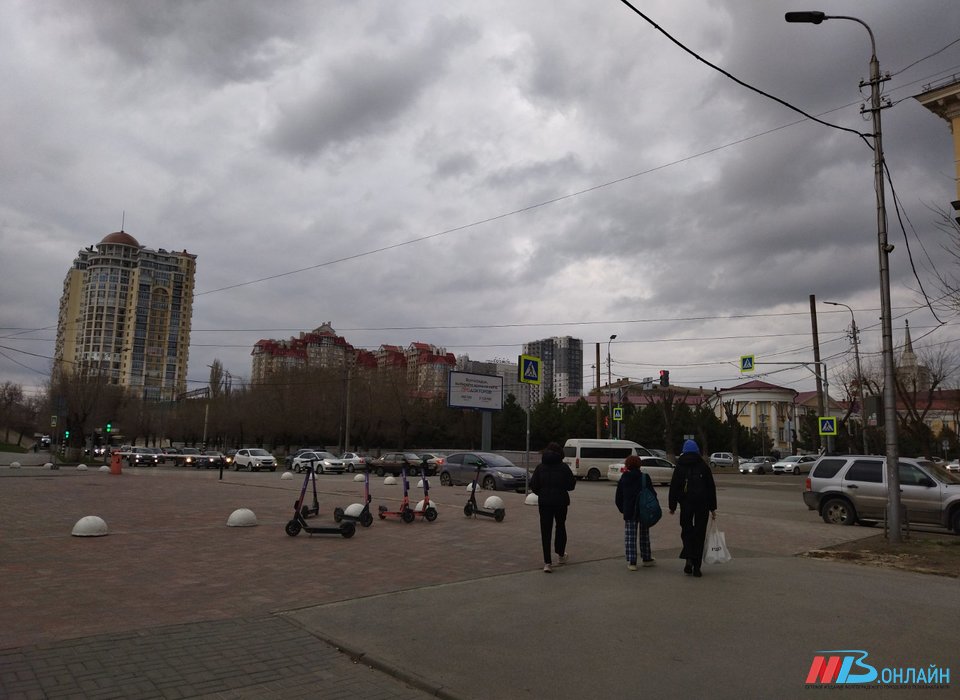 МЧС предупредил о надвигающемся на Волгоградскую область шторме и ливнях с грозой