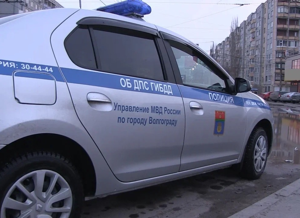 Трое пострадали: в Волгограде столкнулись «Хендэ Акцент» и «Лада»