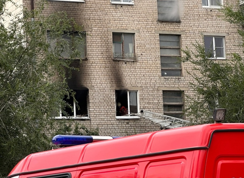 В центре Волгограда во время пожара в квартире погиб человек